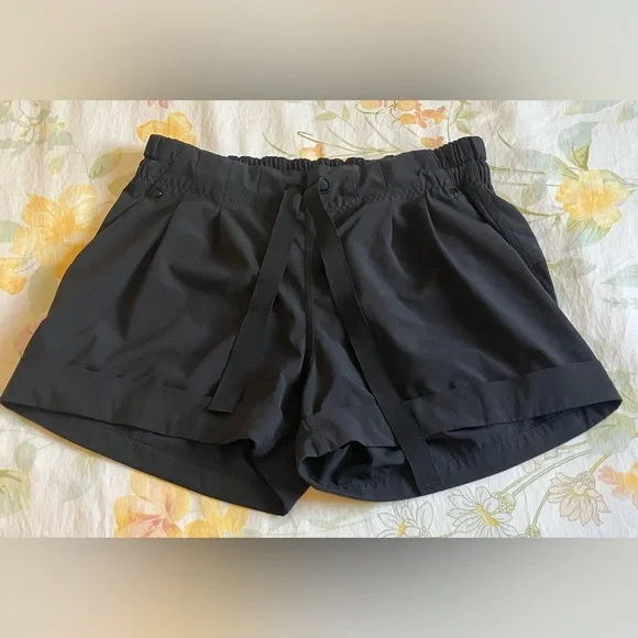 Lululemon Spring Break Away Short
Black (First Release) - Picture 2 of 6